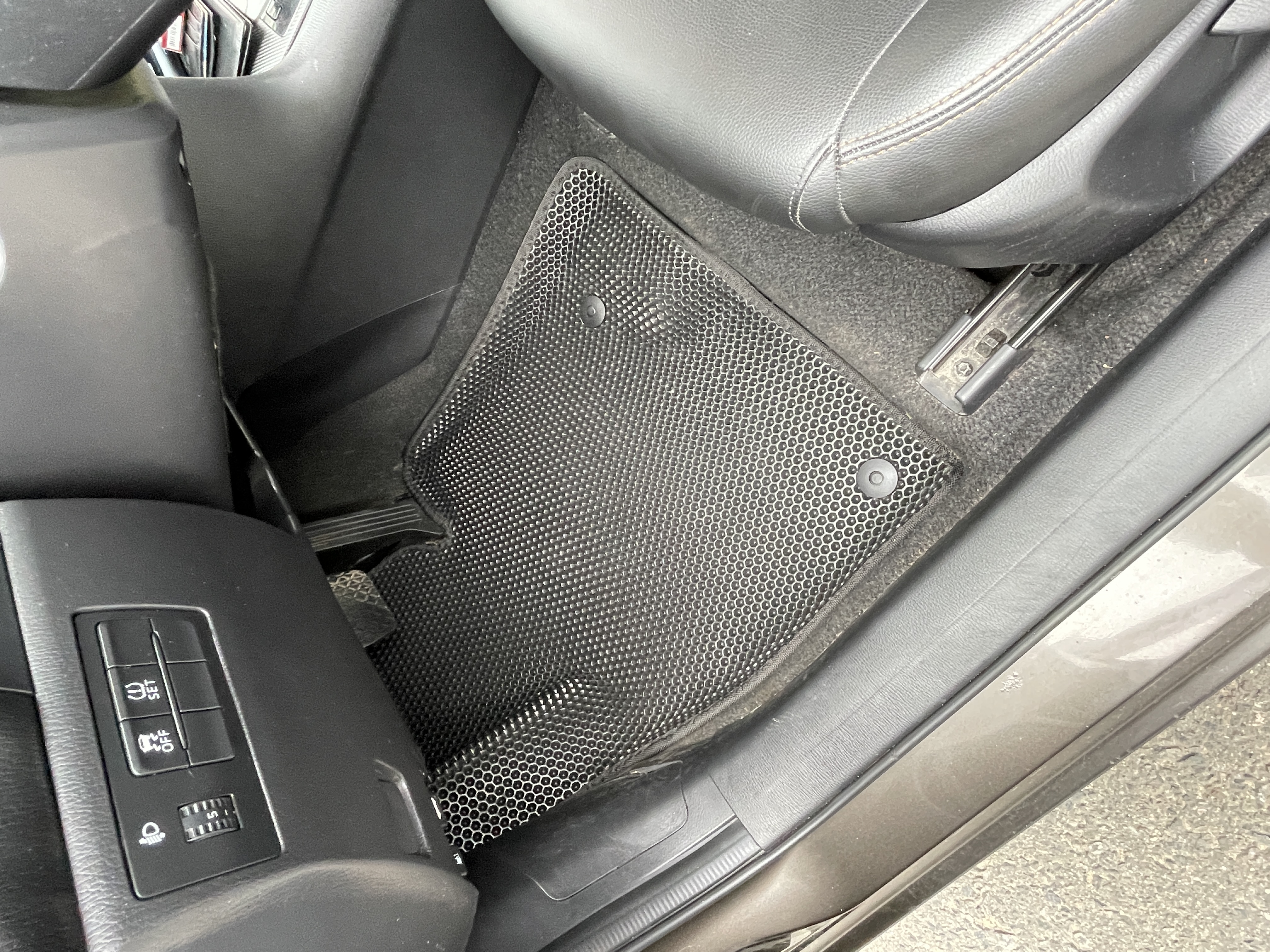 Автоковрики EVA  для Mazda 3 с 2013  года выпуска Хэтчбек